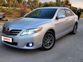 2011 Toyota Camry VI (XV40) Рестайлинг, серебристый, 1550000 рублей, вид 2
