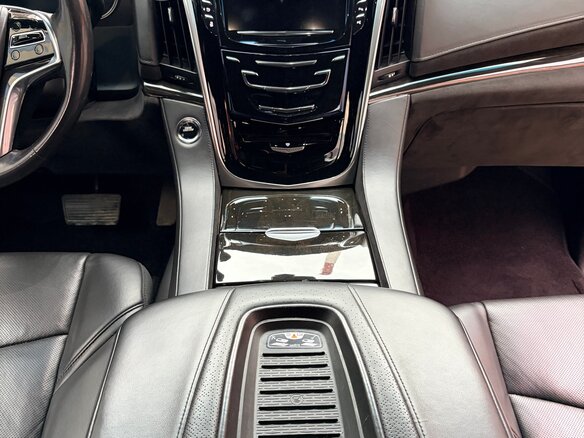 2020 Cadillac Escalade IV, белый, 5000000 рублей - вид 10