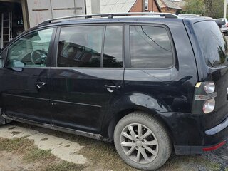 2010 Volkswagen Touran Cross I Рестайлинг, чёрный, 600000 рублей, вид 3