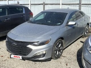 2020 Chevrolet Malibu IX Рестайлинг, серебристый, 960000 рублей, вид 3
