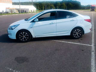 2016 Hyundai Solaris I Рестайлинг, белый, 715000 рублей, вид 4