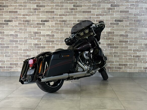 2011 Harley-Davidson CVO Street Glide, чёрный, 1211000 рублей - вид 5