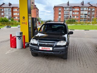 2011 Chevrolet Niva I Рестайлинг, чёрный, 309000 рублей, вид 1