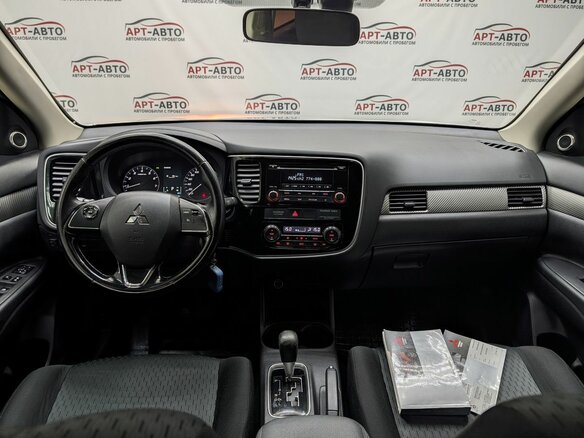 2015 Mitsubishi Outlander III Рестайлинг 2, белый - вид 13