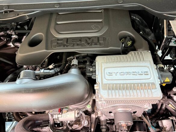 2026 Ram 1500 Crew Cab eTorque V Рестайлинг, чёрный - вид 26