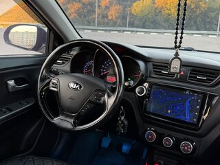2016 Kia Rio III Рестайлинг, чёрный, 780000 рублей, вид 4