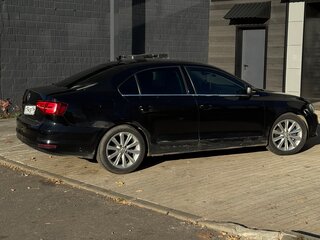 2016 Volkswagen Jetta VI Рестайлинг, чёрный, 900000 рублей, вид 4