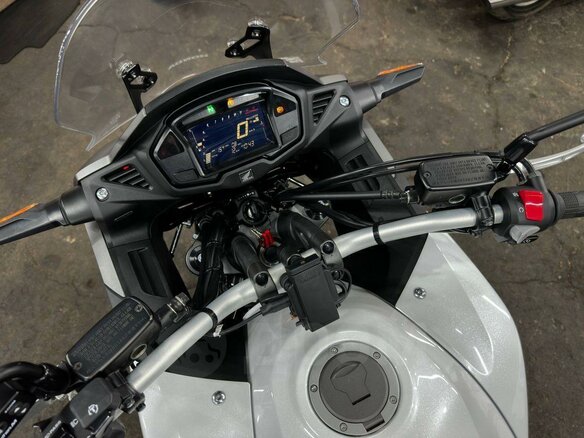 2015 Honda VFR 800X (Crossrunner), белый, 890000 рублей - вид 12