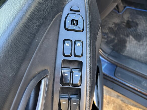 2010 Hyundai ix35 I, синий, 725000 рублей - вид 18