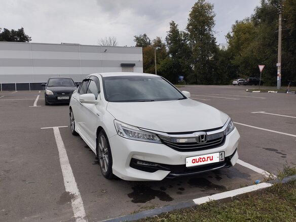 2017 Honda Accord IX Рестайлинг, белый, 2000000 рублей - вид 5