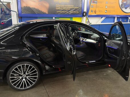 2021 Mercedes-Benz E-Класс 350 V (W213, S213, C238) Рестайлинг, чёрный, 4900000 рублей, вид 4