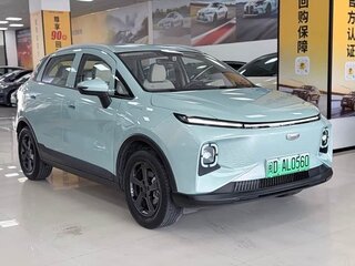 2024 Geely Geometry E 39.4 kWh, серебристый, 1357033 рублей, вид 3