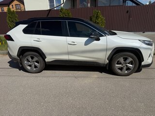 2022 Toyota RAV4 V (XA50), белый, 3800000 рублей, вид 2