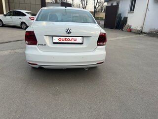 2016 Volkswagen Polo V Рестайлинг, белый, 1050000 рублей, вид 4