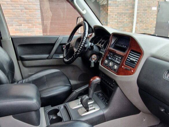 2005 Mitsubishi Pajero III Рестайлинг, серый, 1300000 рублей - вид 1