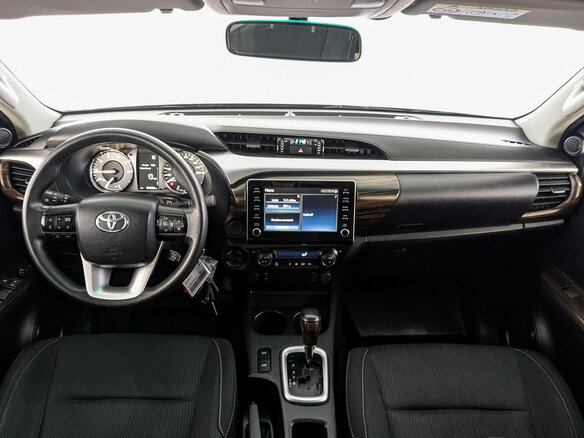 2022 Toyota Hilux VIII Рестайлинг 2, серебристый - вид 13