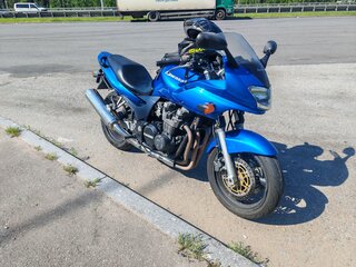 Kawasaki ZR-7