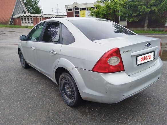 2009 Ford Focus II Рестайлинг, серебристый, 150000 рублей - вид 4
