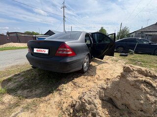 2004 Mercedes-Benz C-Класс 200 II (W203), чёрный, 530000 рублей, вид 3