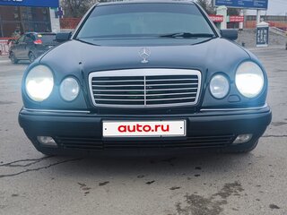 1997 Mercedes-Benz E-Класс 230 II (W210, S210), синий, 600000 рублей, вид 2
