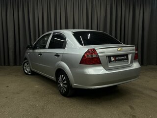 2011 Chevrolet Aveo I Рестайлинг, серебристый, 329900 рублей, вид 3