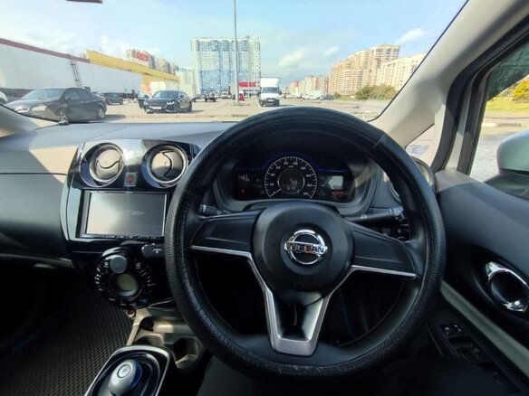2017 Nissan Note e-Power II Рестайлинг, серый, 950000 рублей - вид 13
