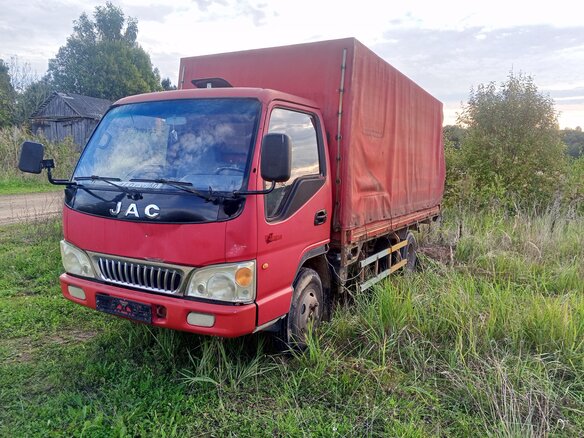 2005 JAC HFC 1040K, красный, 400000 рублей - вид 5