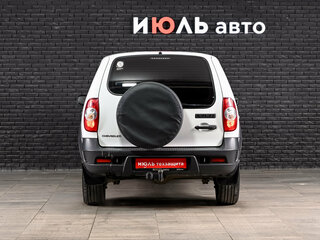 2018 Chevrolet Niva I Рестайлинг, белый, 675000 рублей, вид 5