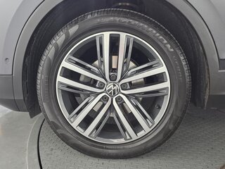 2023 Volkswagen Tiguan Allspace II Рестайлинг, чёрный, 2980777 рублей, вид 5