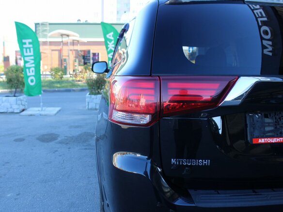 2018 Mitsubishi Outlander III Рестайлинг 3, чёрный, 1929000 рублей - вид 24