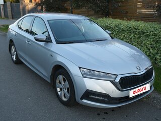 2021 Skoda Octavia IV (A8), серебристый, 1800000 рублей, вид 1