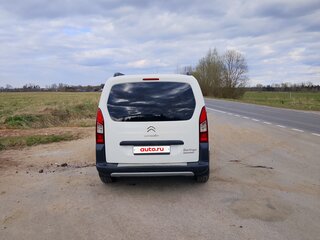 2017 Citroen Berlingo II Рестайлинг 2, белый, 1000000 рублей, вид 3