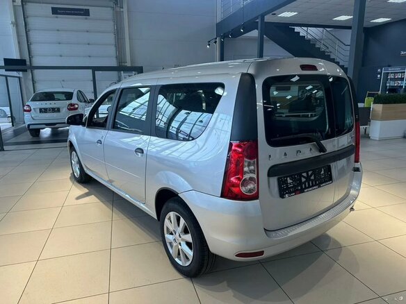 2025 Lada (ВАЗ) Largus I Рестайлинг, серебристый, 1755000 рублей - вид 1