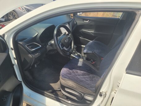 2017 Hyundai Solaris II, белый, 603000 рублей, вид 3