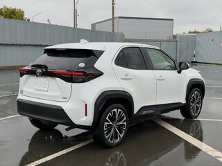 2023 Toyota Yaris Cross I, белый, 1543000 рублей, вид 3