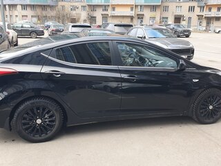 2014 Hyundai Elantra V (MD) Рестайлинг, чёрный, 900000 рублей, вид 3