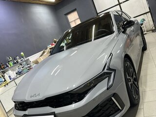 2024 Kia K5 III Рестайлинг, серый, 4300000 рублей, вид 4