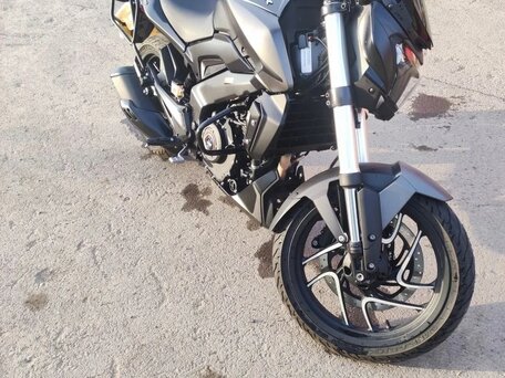 2021 Bajaj Dominar 400, чёрный, 400000 рублей, вид 1