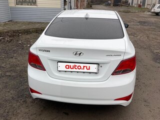 2015 Hyundai Solaris I Рестайлинг, белый, 950000 рублей, вид 3