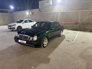 1997 Mercedes-Benz E-Класс 320 II (W210, S210), зелёный, 450000 рублей, вид 1