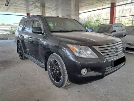 2011 Lexus LX 570 III, чёрный, 2740000 рублей, вид 3