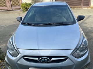 2013 Hyundai Solaris I, серебристый, 530000 рублей, вид 2