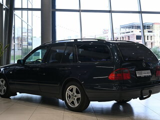 1998 Mercedes-Benz E-Класс 320 II (W210, S210), синий, 595000 рублей, вид 4