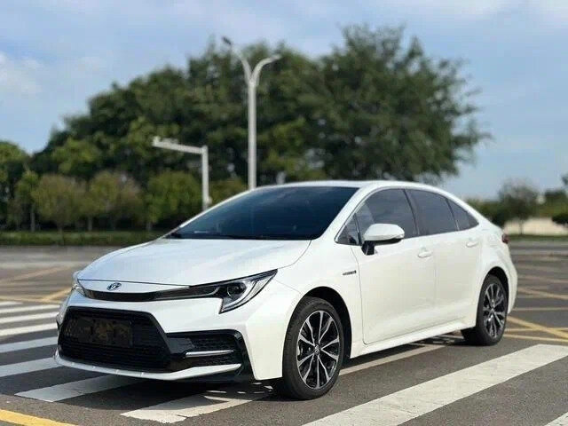 Открыть фотографии: Toyota Corolla XII (E210) Рестайлинг