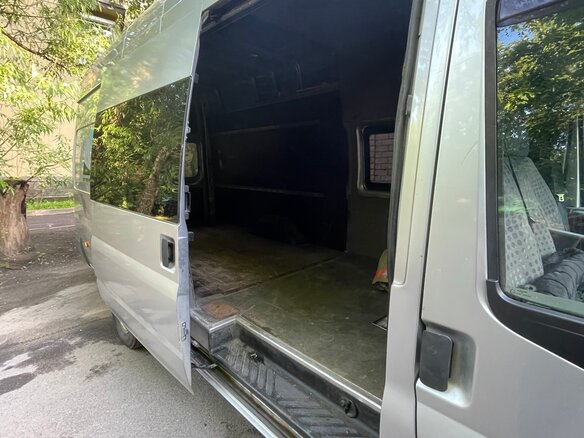 2009 Ford Transit, серебристый, 980000 рублей - вид 1