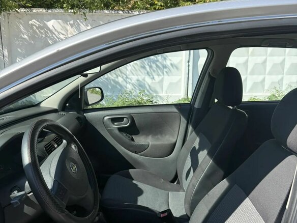 2004 Opel Corsa C Рестайлинг, серебристый, 230000 рублей - вид 8