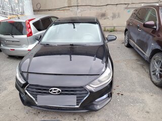 2017 Hyundai Solaris II, чёрный, 790000 рублей, вид 2