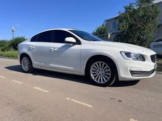2017 Volvo S60 II Рестайлинг, белый, 1800000 рублей, вид 3