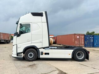2026 Volvo FH, белый, 19800000 рублей, вид 2
