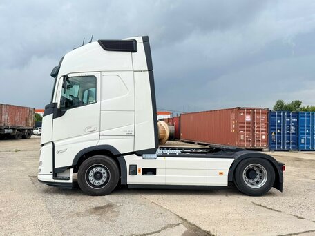 2026 Volvo FH, белый, 19800000 рублей, вид 2
